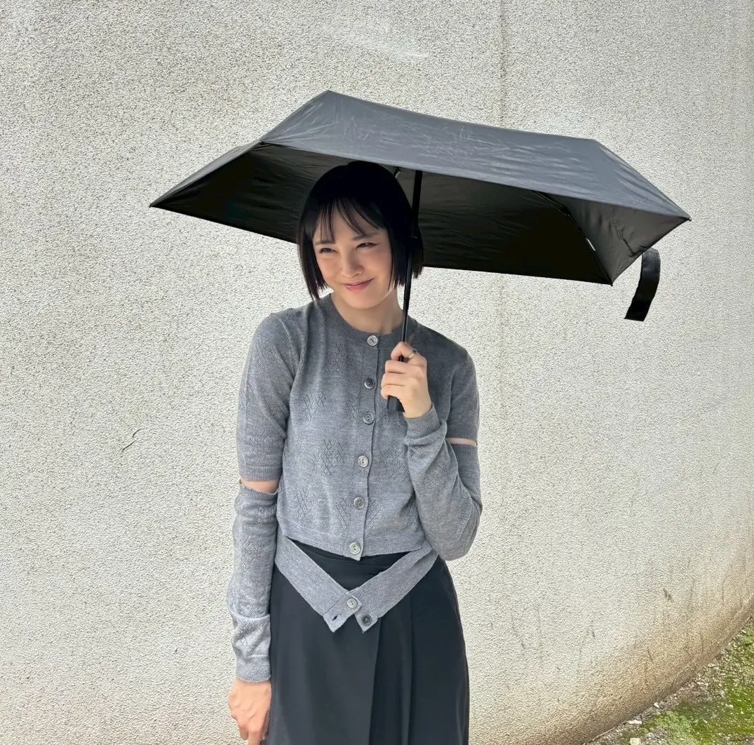 大友花恋　ゴコウの日傘