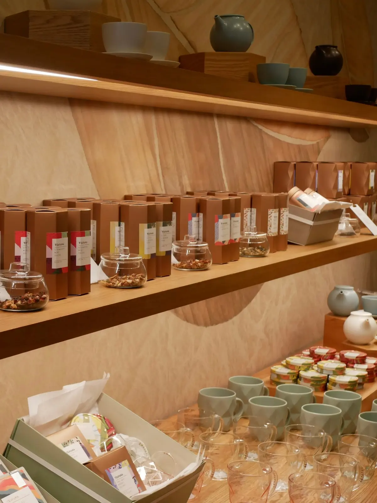 2階：茶葉販売スペース