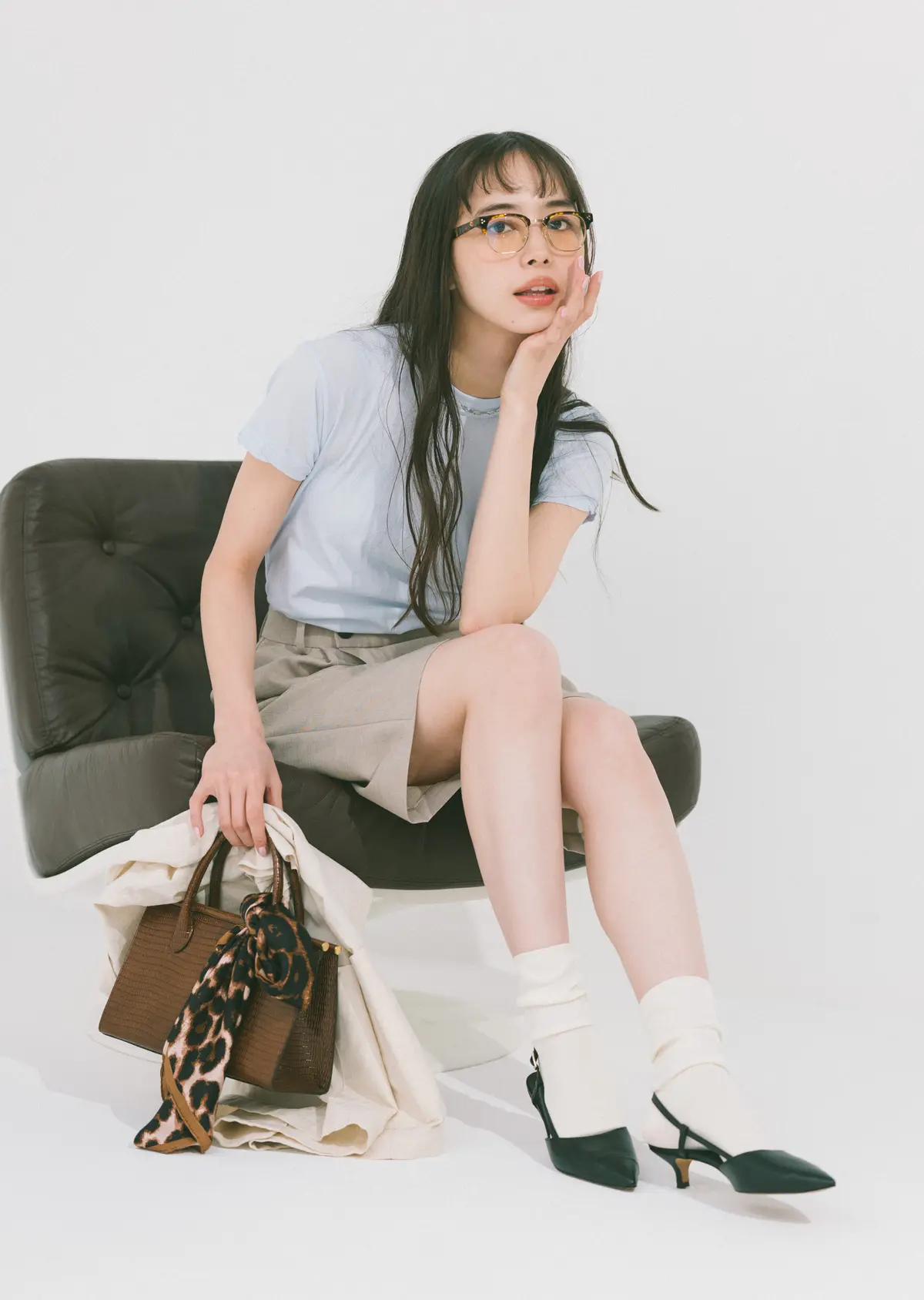 井桁弘恵 パンツコーデ