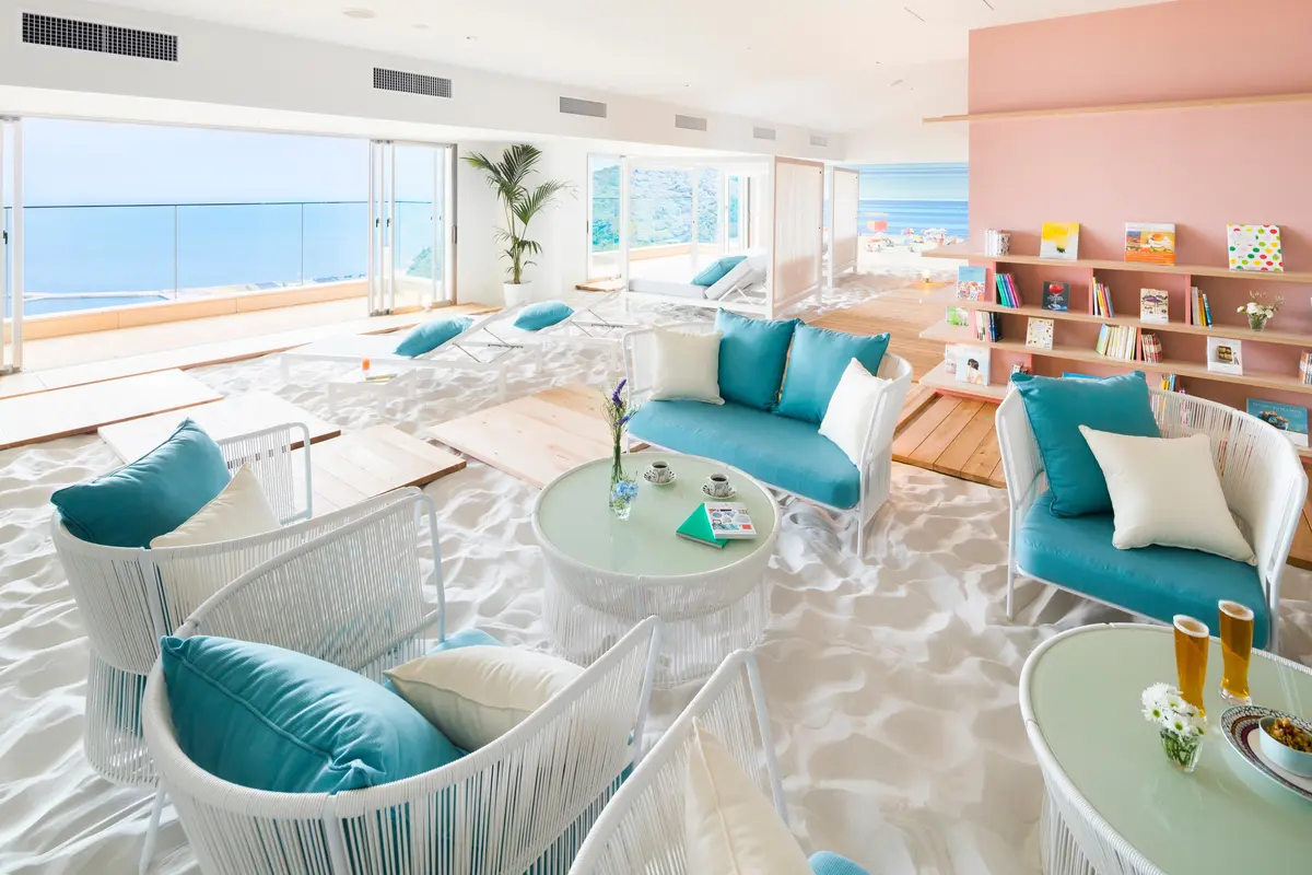 リゾナーレ熱海　ソラノビーチ Books&cafe