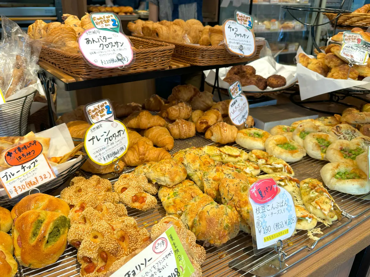 【石川】金沢屈指の人気店🥖200種類が並の画像_6