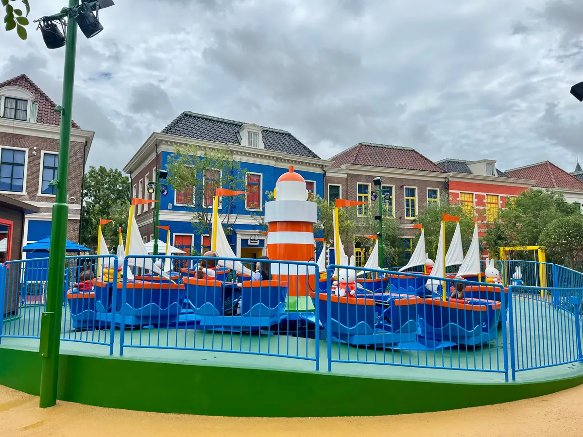 ハウステンボスミッフィーアトラクション「ミッフィー＆フレンズのヨットセーリング」