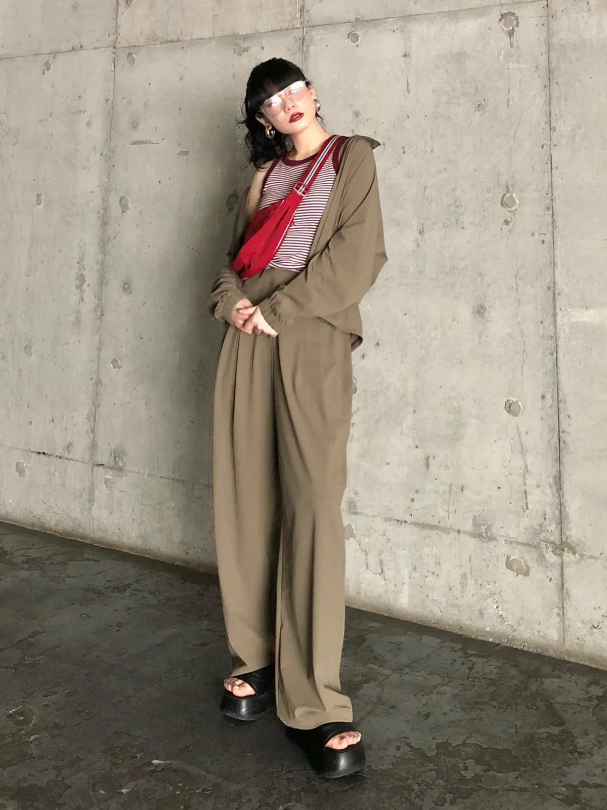 ユニクロ　レジャーコーデ　セットアップ