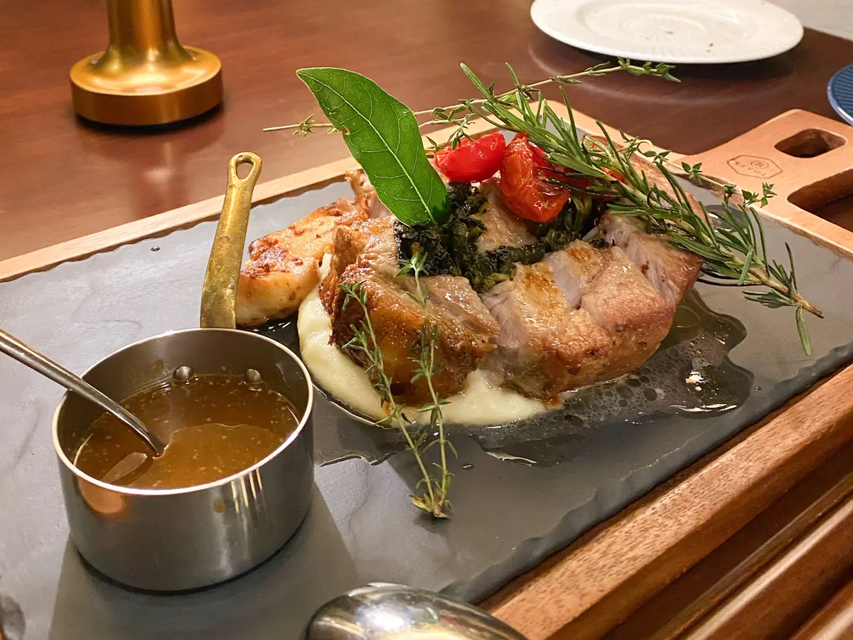 【大阪ホテル】メインは“本日のパイ包み”の画像_30