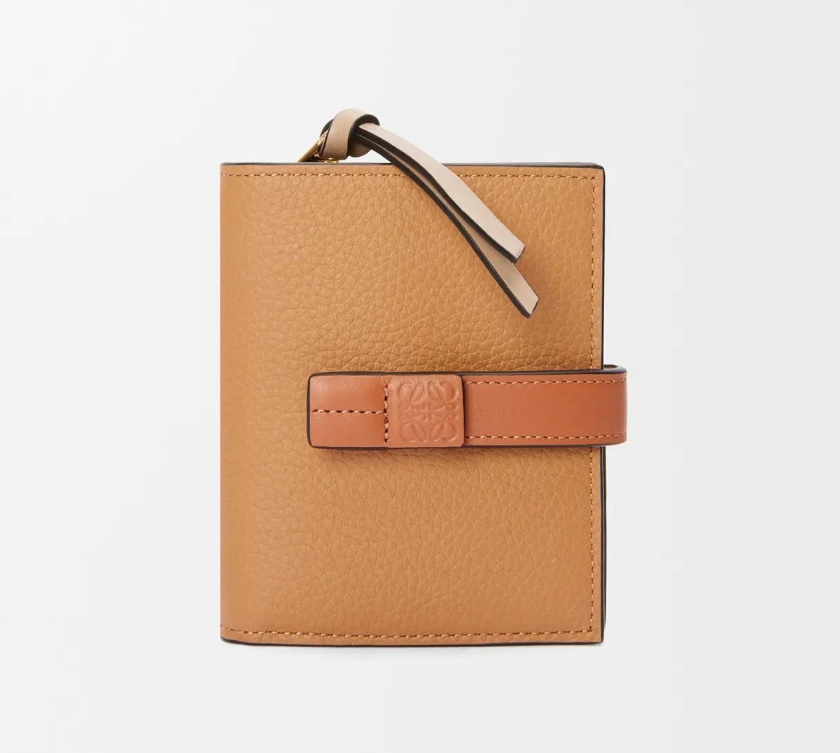 ロエベのブラウン折り財布