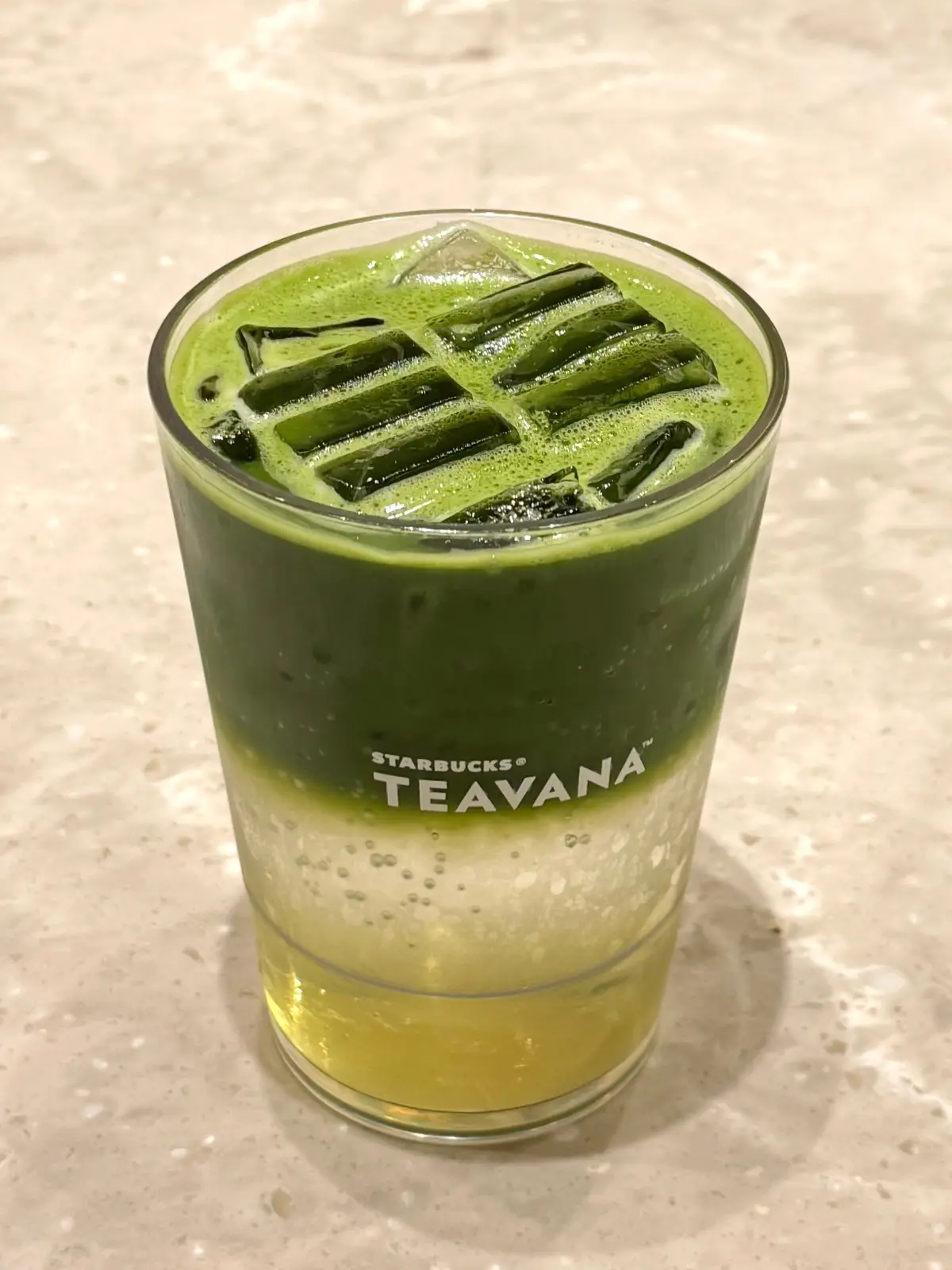 スタバ店舗限定「抹茶 グリーン ティー スパークリング」ビジュアル