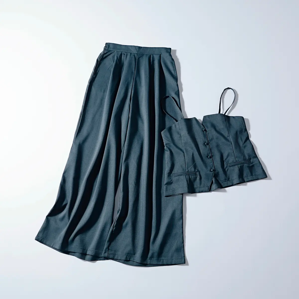 『神戸レタス』のキャミ＆パンツセットアップ