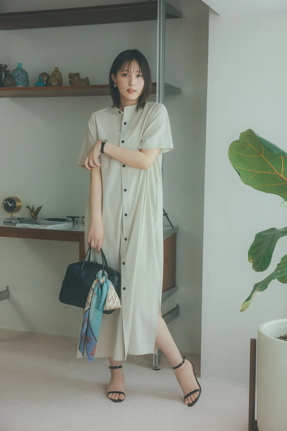 本田翼　白ワンピのコーデ