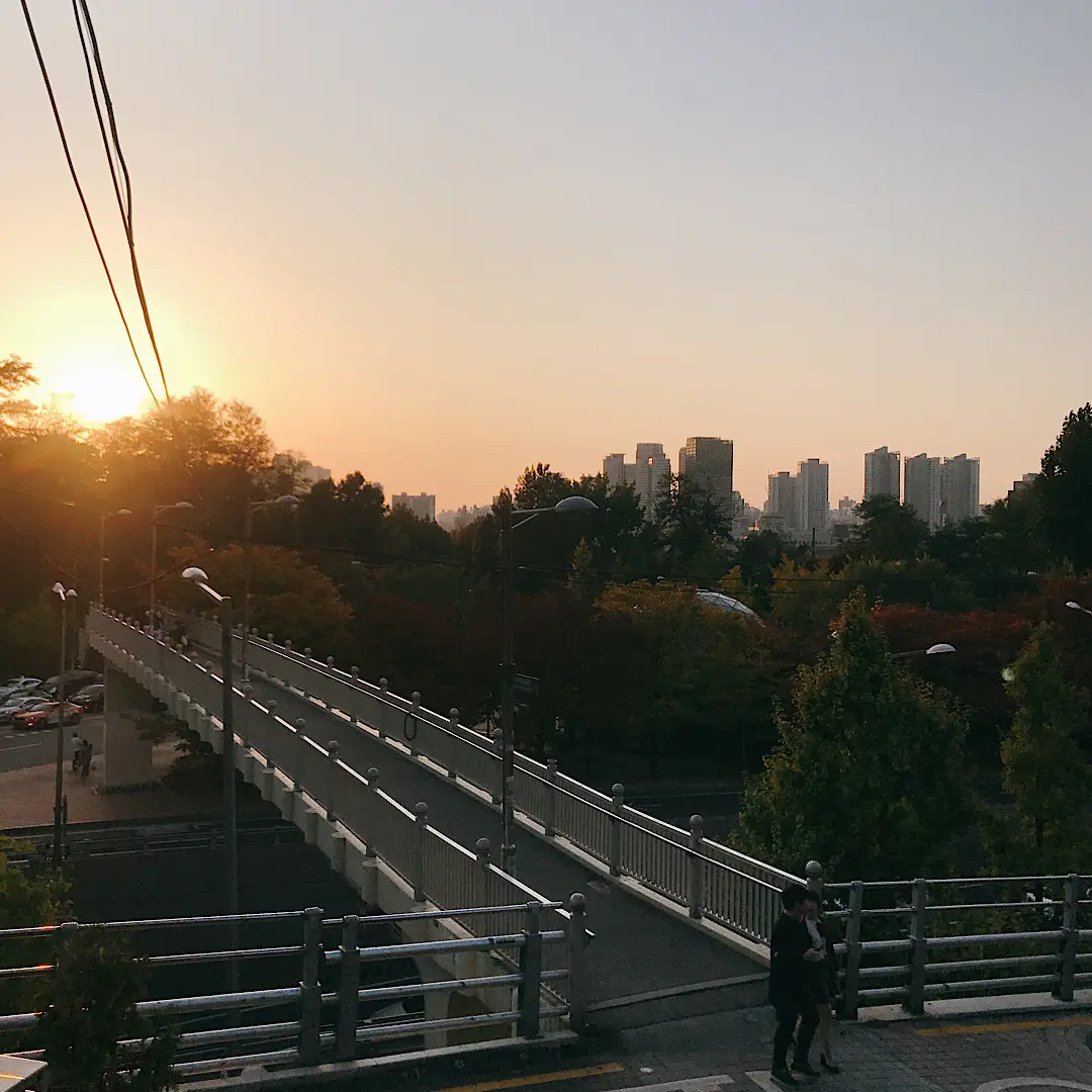 梨泰院クラスで登場するソウル・線莎坪駅の歩道橋