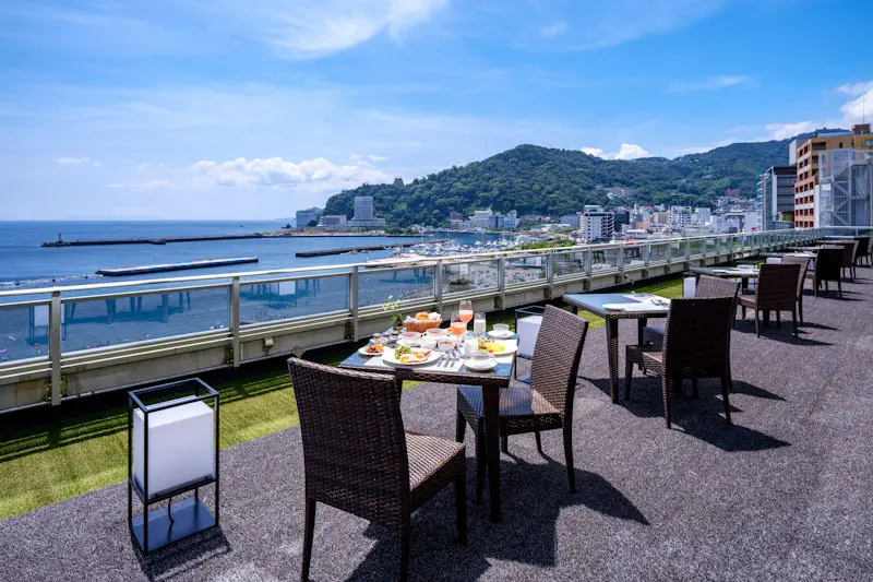 開放感たっぷりのホテル6階テラス