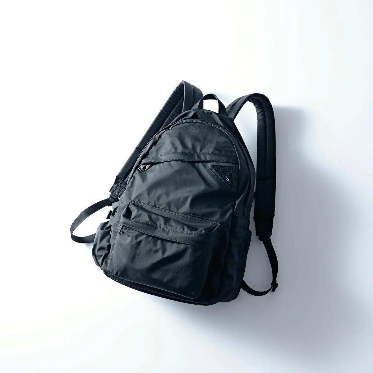 1万円台のきれいめリュック　CIEの黒ナイロンリュック