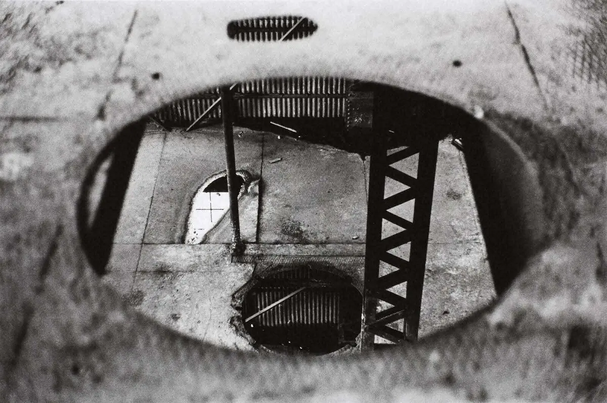 奈良原一高《無国籍地》1954年　島根県立美術館蔵　© Narahara Ikko Archives