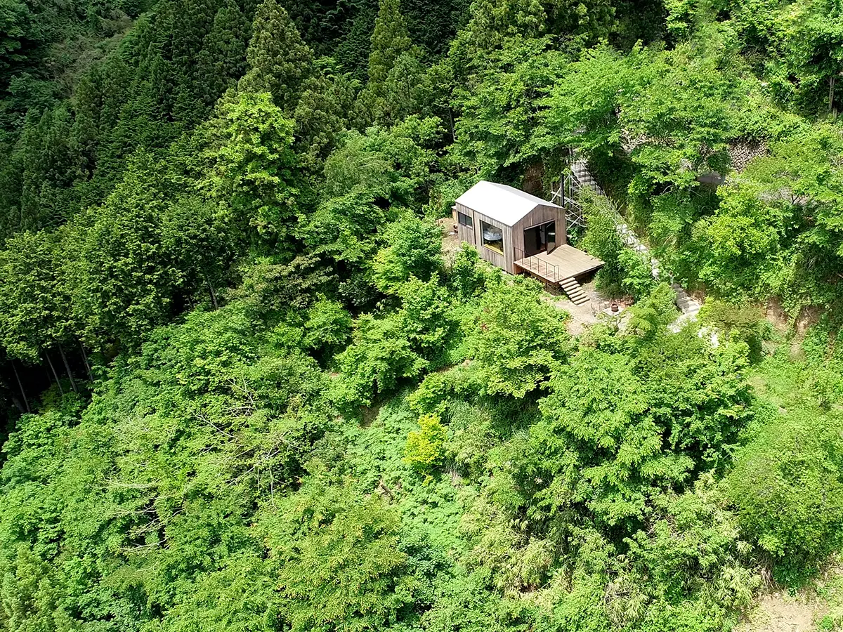 東京とは思えない大自然。1日1組限定の隠れ宿「THEATER 1」