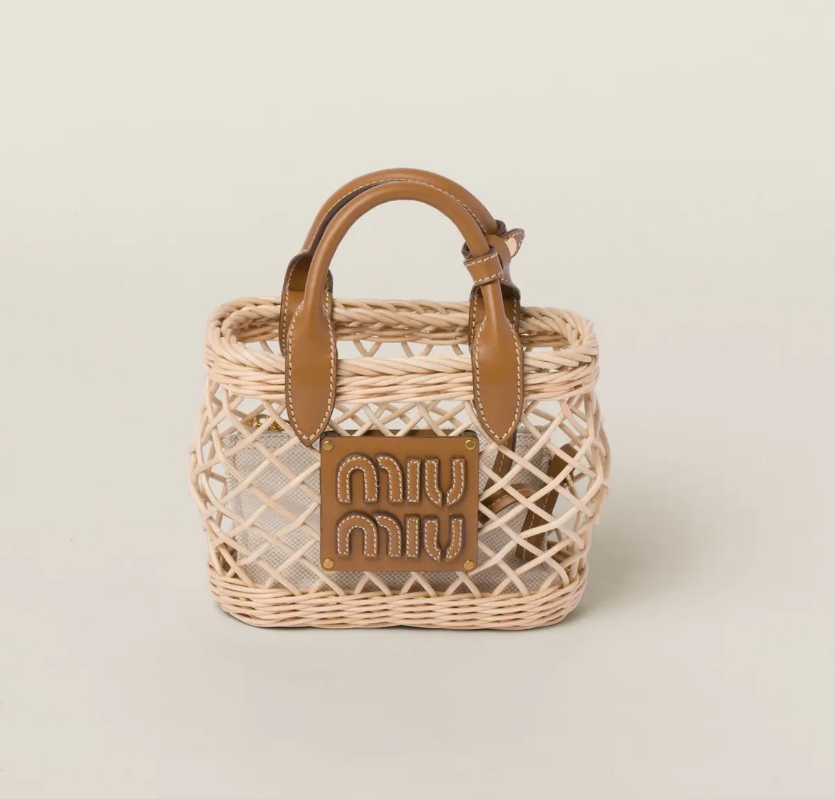 ミュウミュウのミニかごバッグ