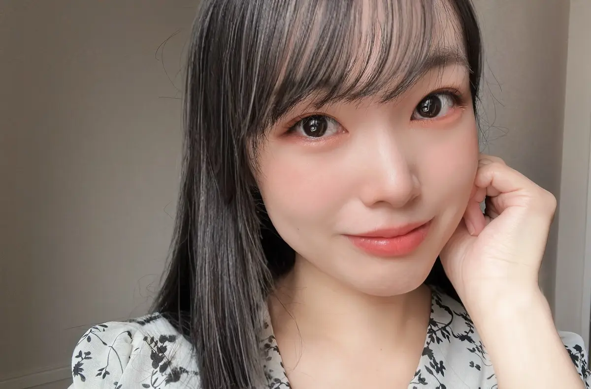《黒髪ロング》春こそ楽しむ“透け感ダークの画像_4