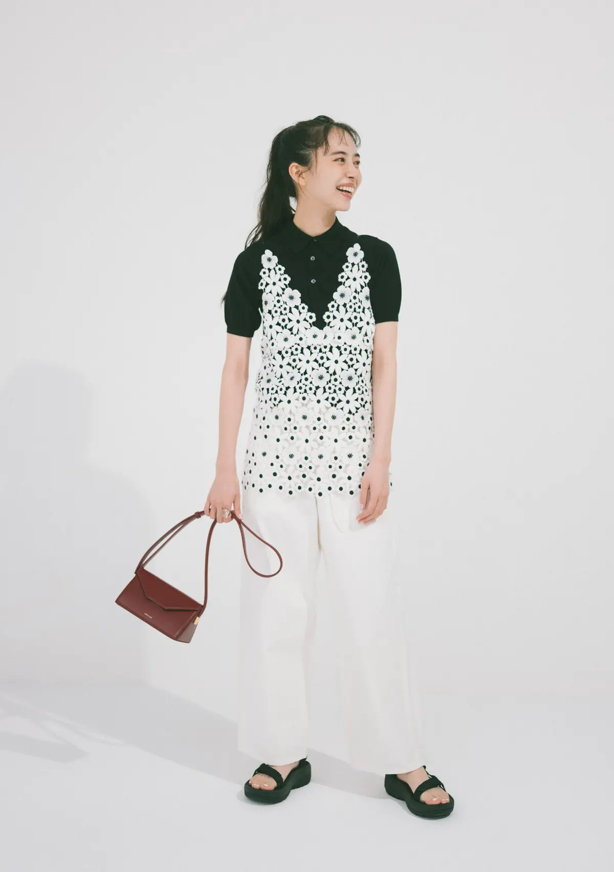 井桁弘恵パンツコーデ