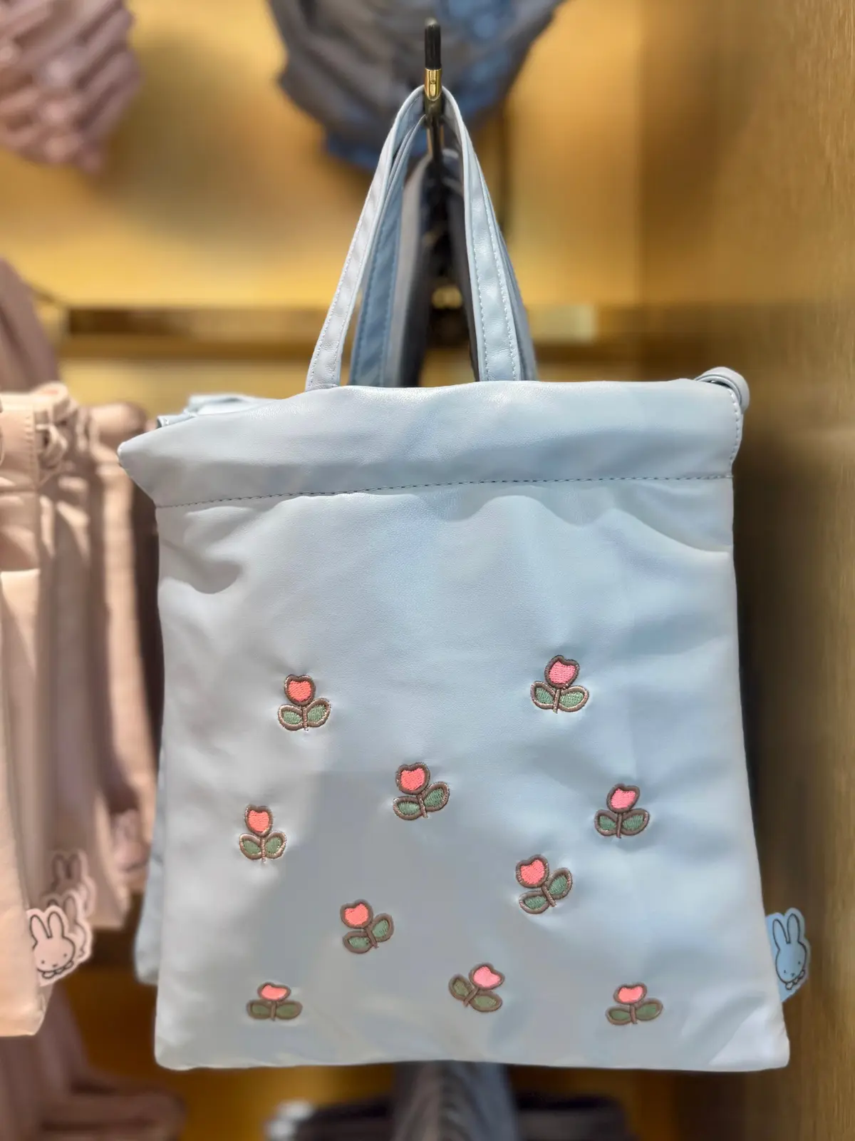 ミッフィーグッズ「ナインチェ 巾着ポシェット」※ハウステンボス限定（各¥3300）水色