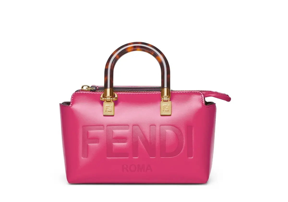 公式サイトから購入する Fendi フューシャ ピンク リング Sサイズ