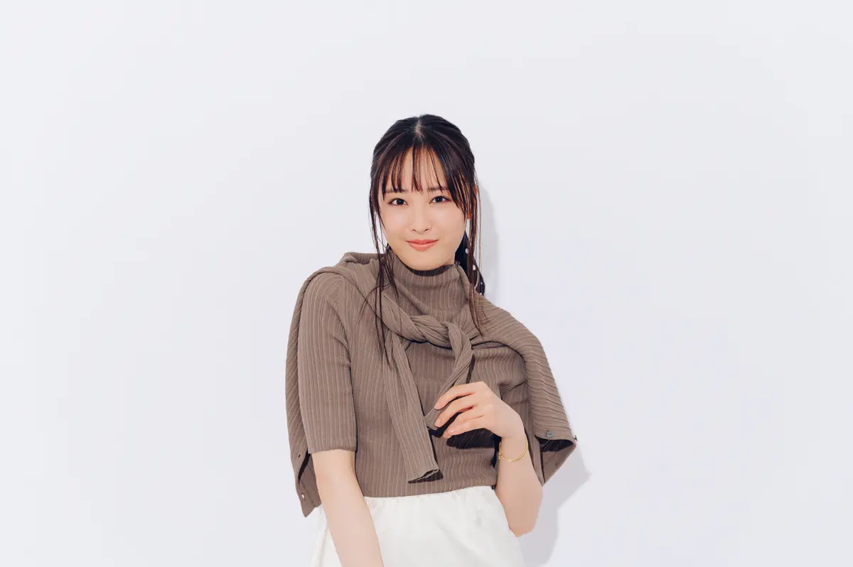 大友花恋　ニットとスカートコーデ　より