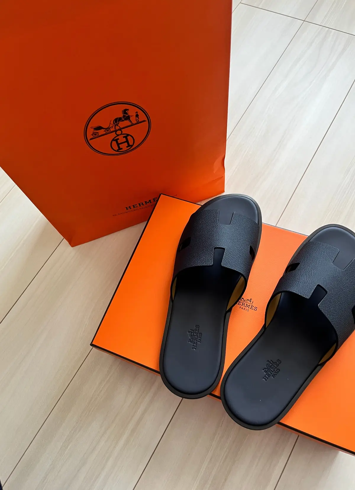 【夏のおしゃれを格上げ♪】HERMES サンダル HERMES】オシャレを格上げ!絶対買うべきハイブラサンダル! | MORE