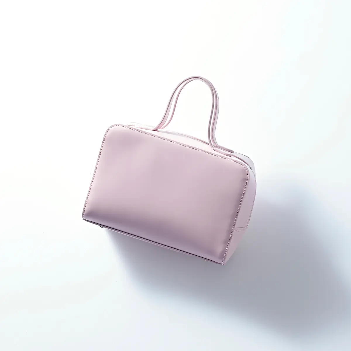 『ル タロン』のピンクボストンバッグ