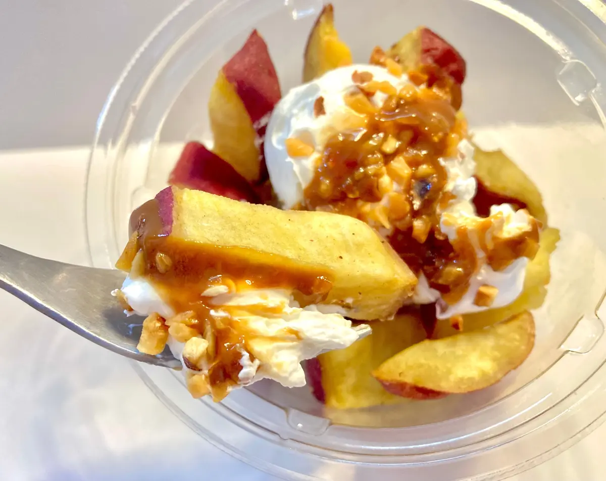 セブンイレブン　韓国イチ推しグルメフェア　カップデリ　さつまいもを楽しむひとくちコグマ