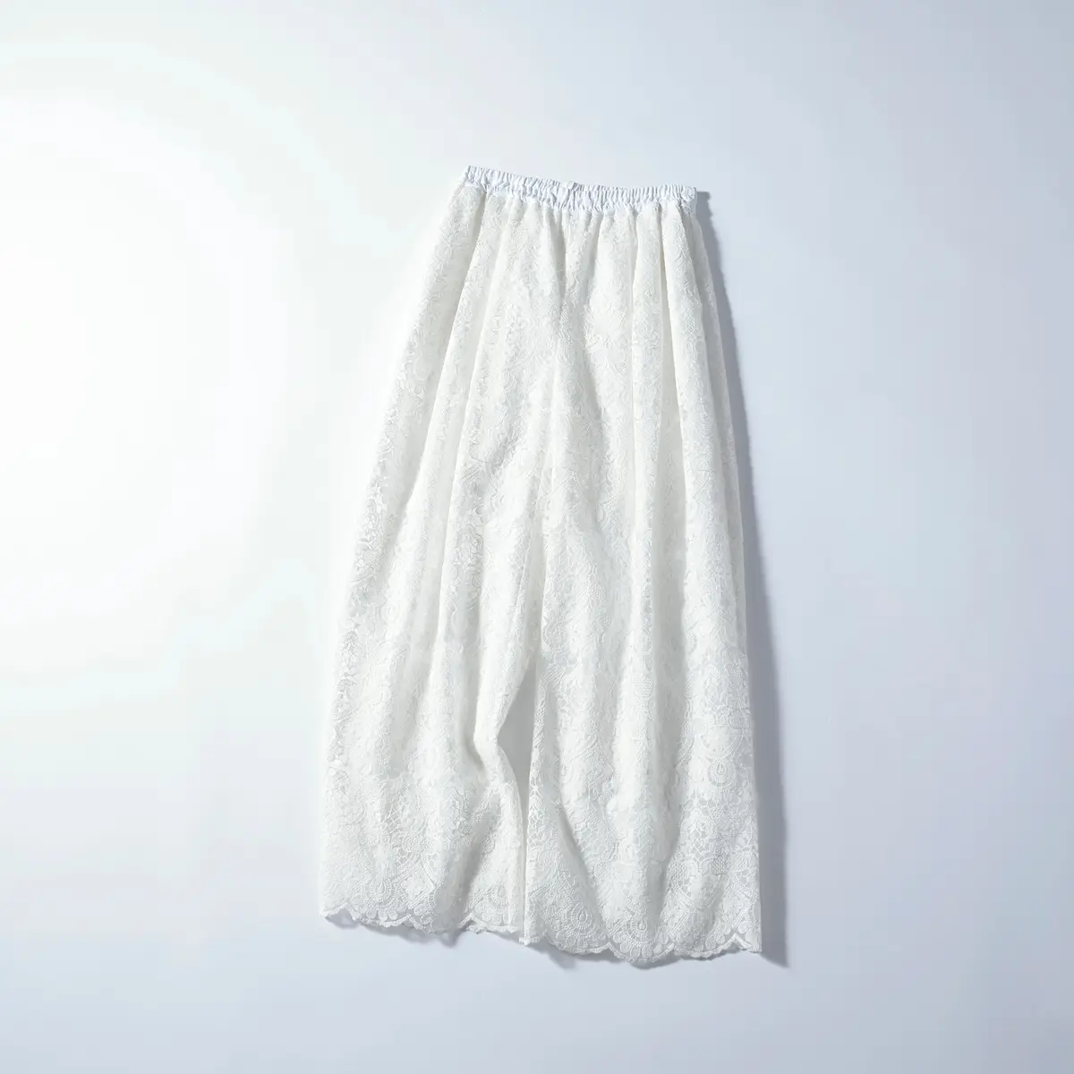 『カデュネ』のレースパンツ