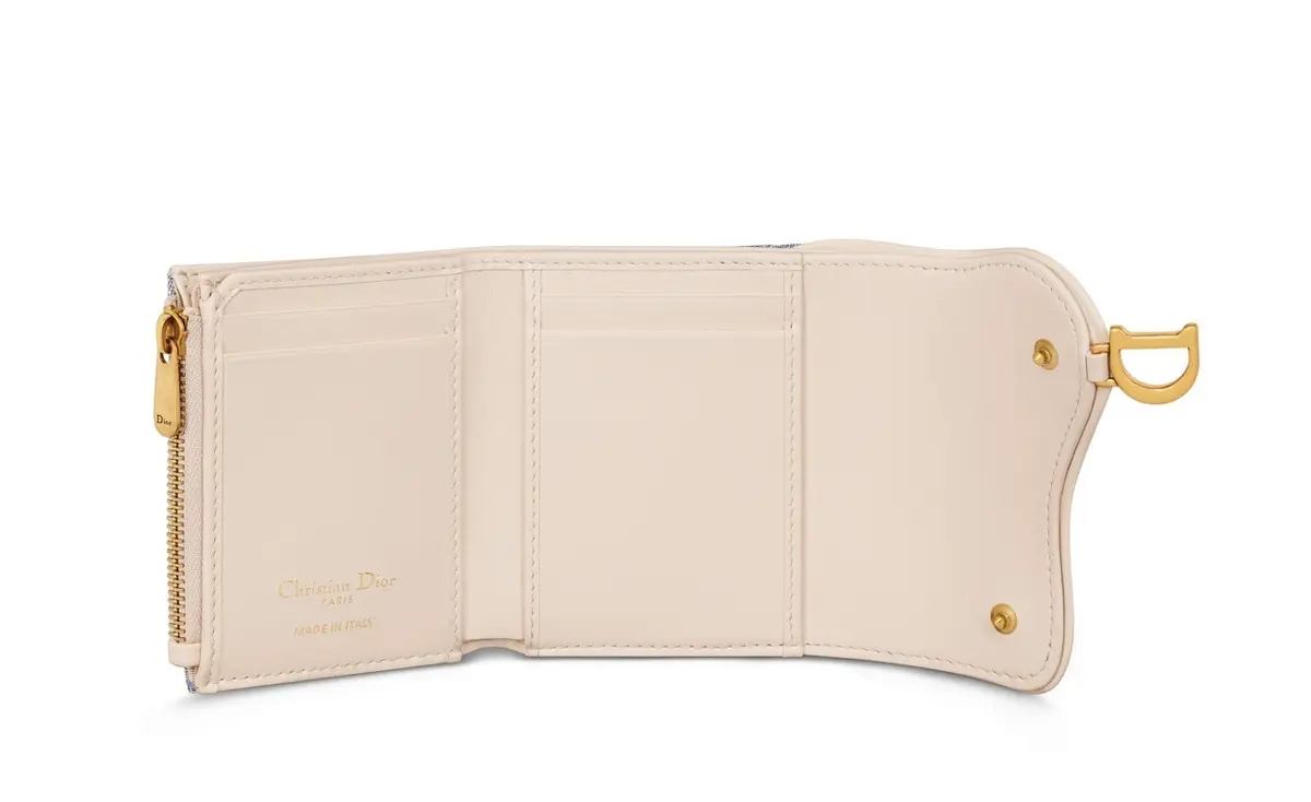 DIOR(ディオール)』のおすすめ折り財布3選。メゾンの美意識が DIOR(ディオール)』のおすすめ折り財布3選。メゾンの美意識が