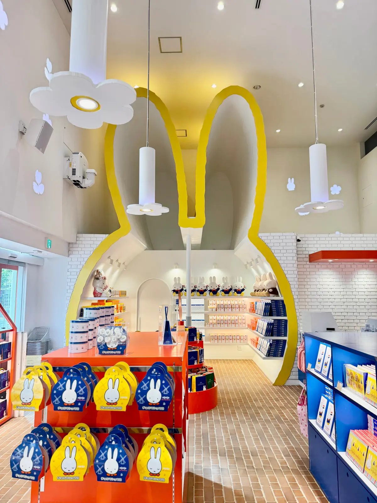 ハウステンボスミッフィーエリア 飛行機ぬいぐるみ