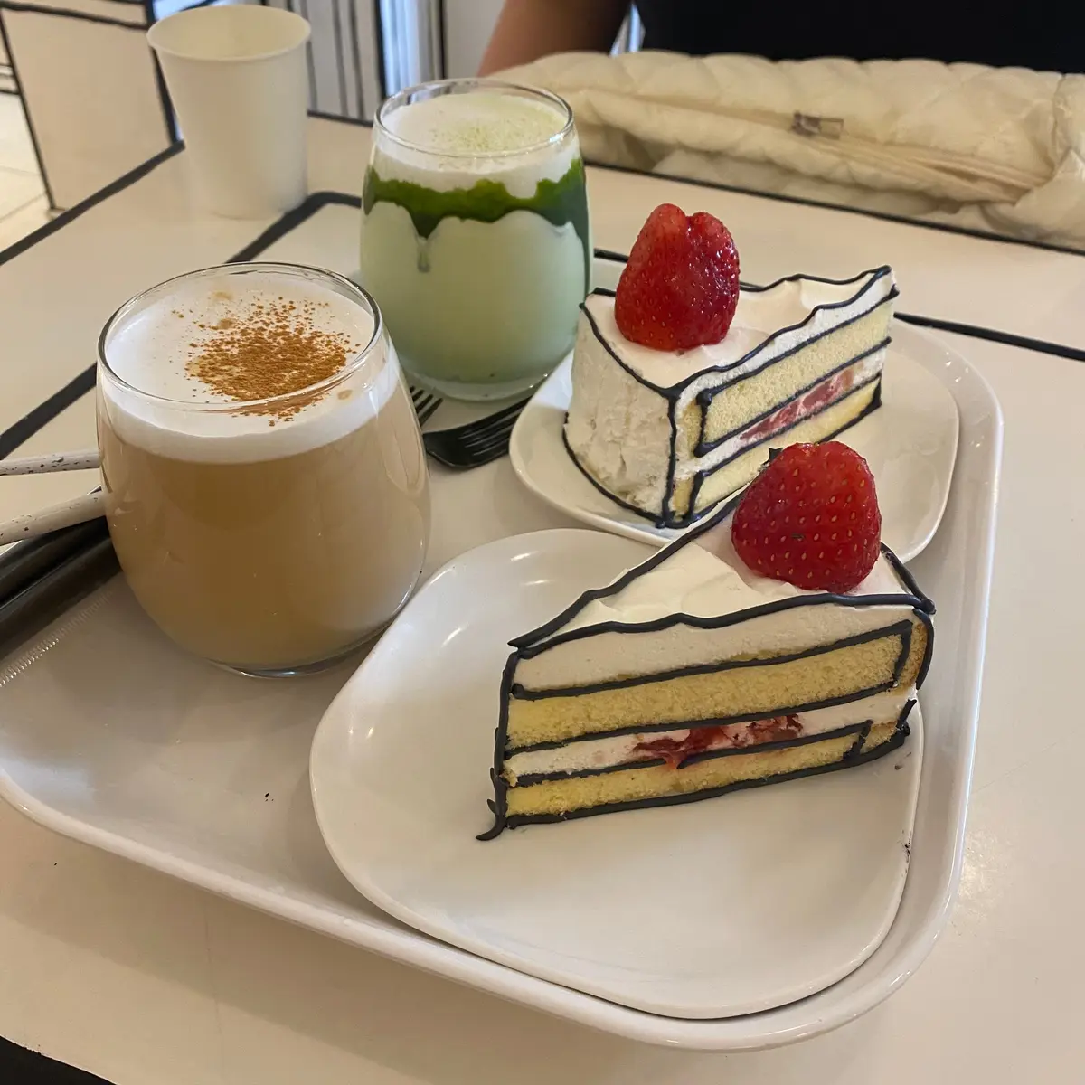 ケーキとドリンク