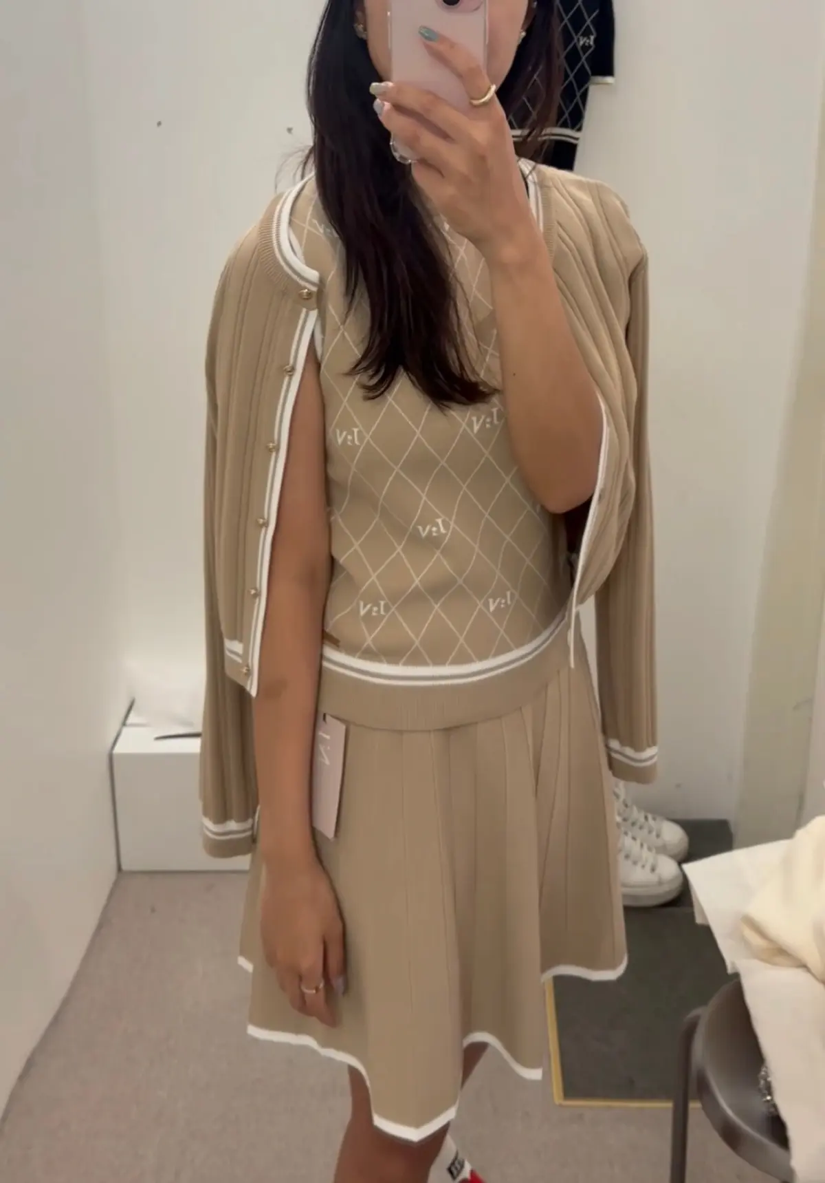 【週末限定!】私服でも着られる上品でお洒の画像_3