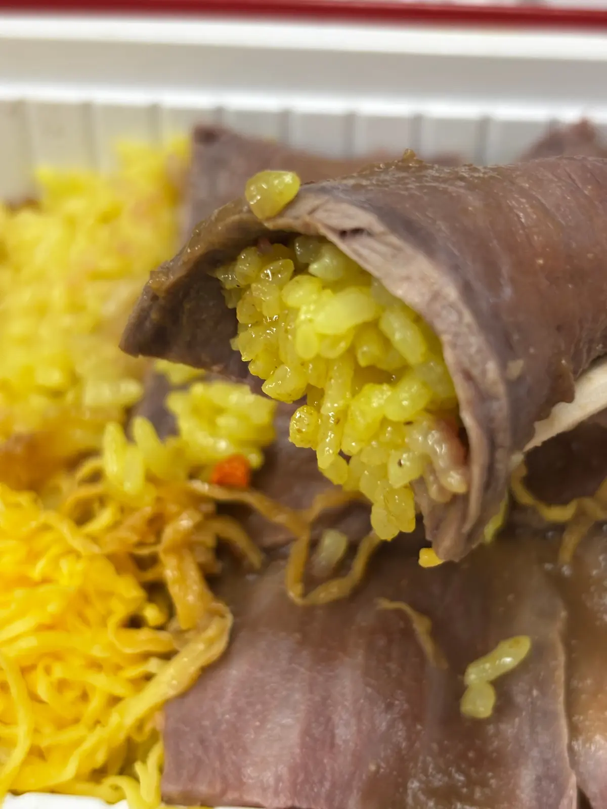 ご飯は白米ではなくカレー風味のご飯