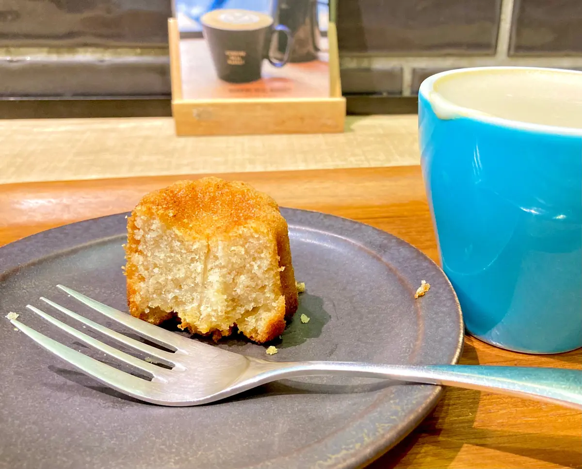 仙台駅　エキナカ　カフェ　ハミングミールマーケット　スイーツセット　全粒粉入り発酵バターフィナンシェ　プラナチャイ