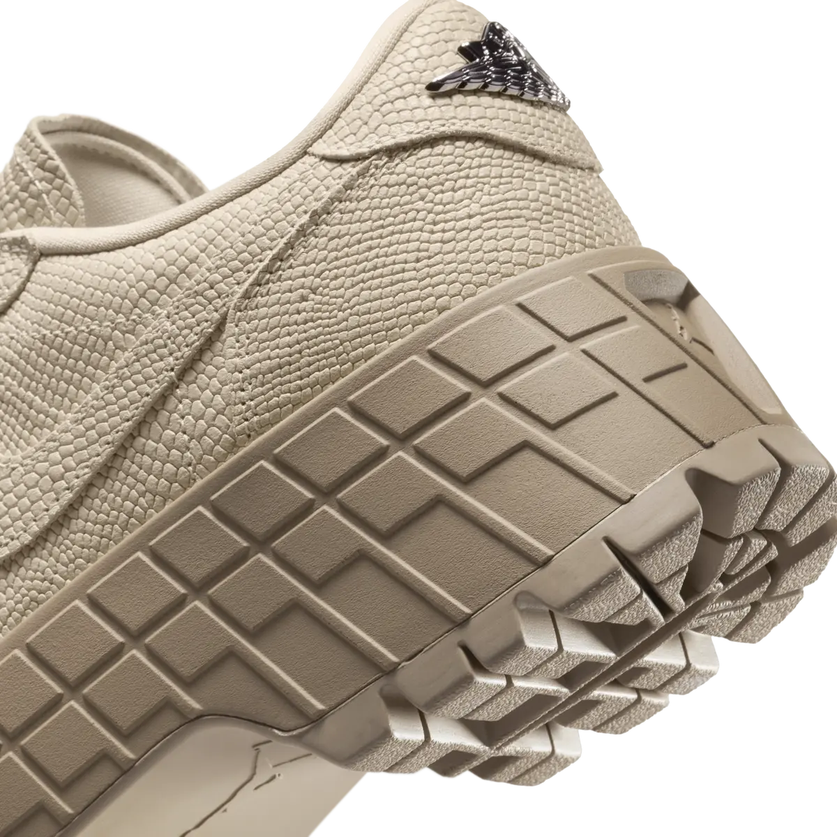 厚底スニーカー　ナイキ　エアジョーダン