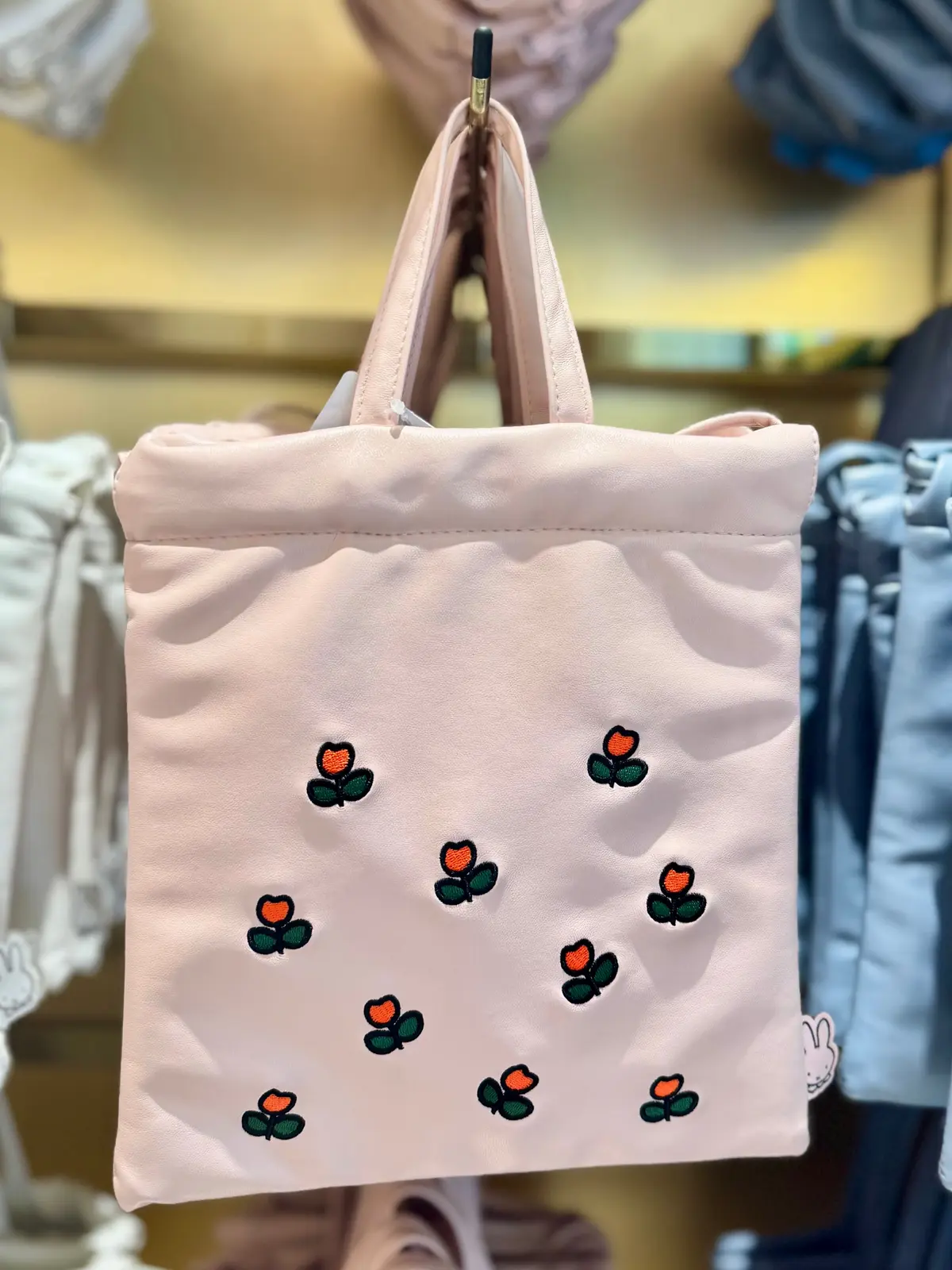 ミッフィーグッズ「ナインチェ 巾着ポシェット」※ハウステンボス限定（各¥3300）ピンク