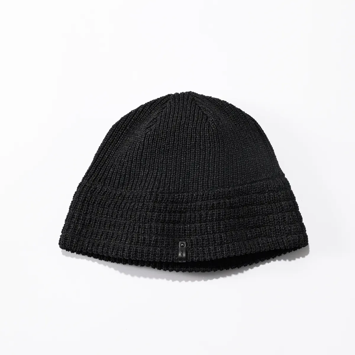 黒の帽子