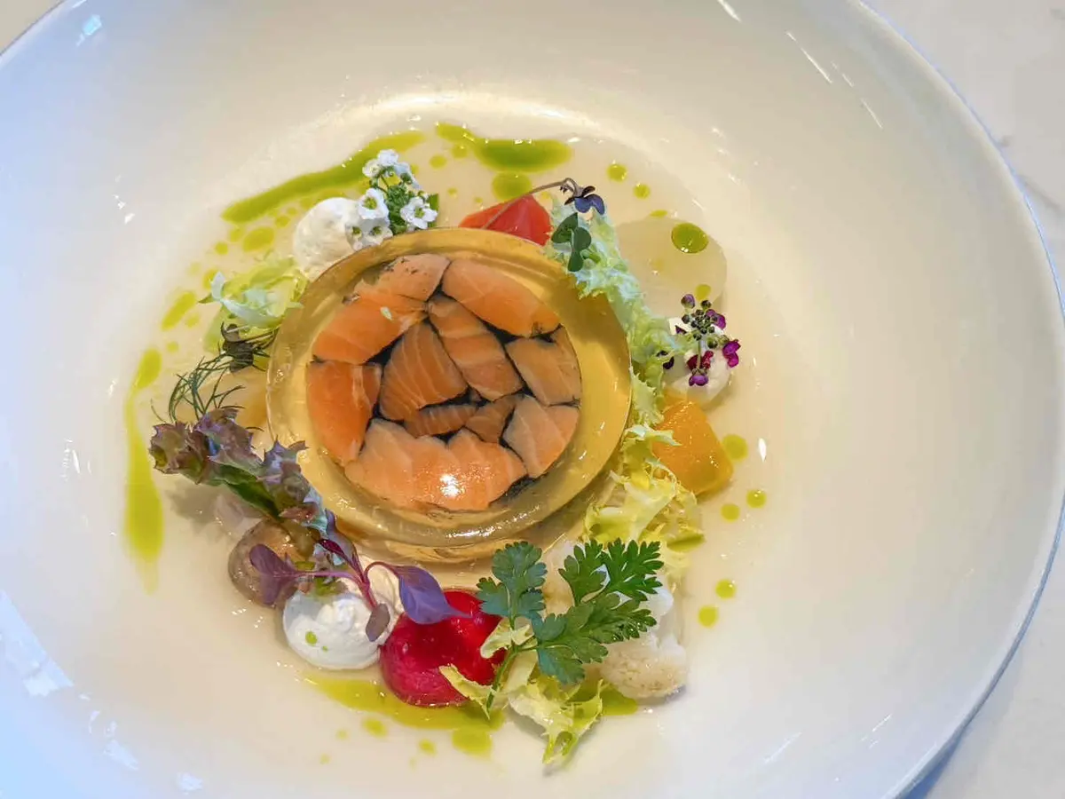 【大阪ホテル】メインは“本日のパイ包み”の画像_23