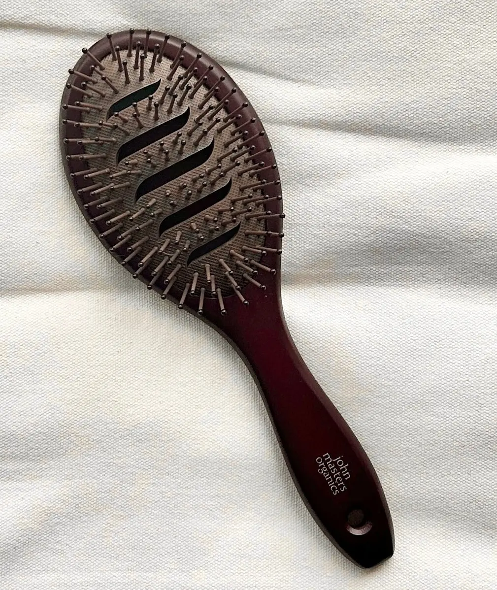 忖度なし！これぞ名品！『johnmastersorganics』のヘアブラシ | MORE
