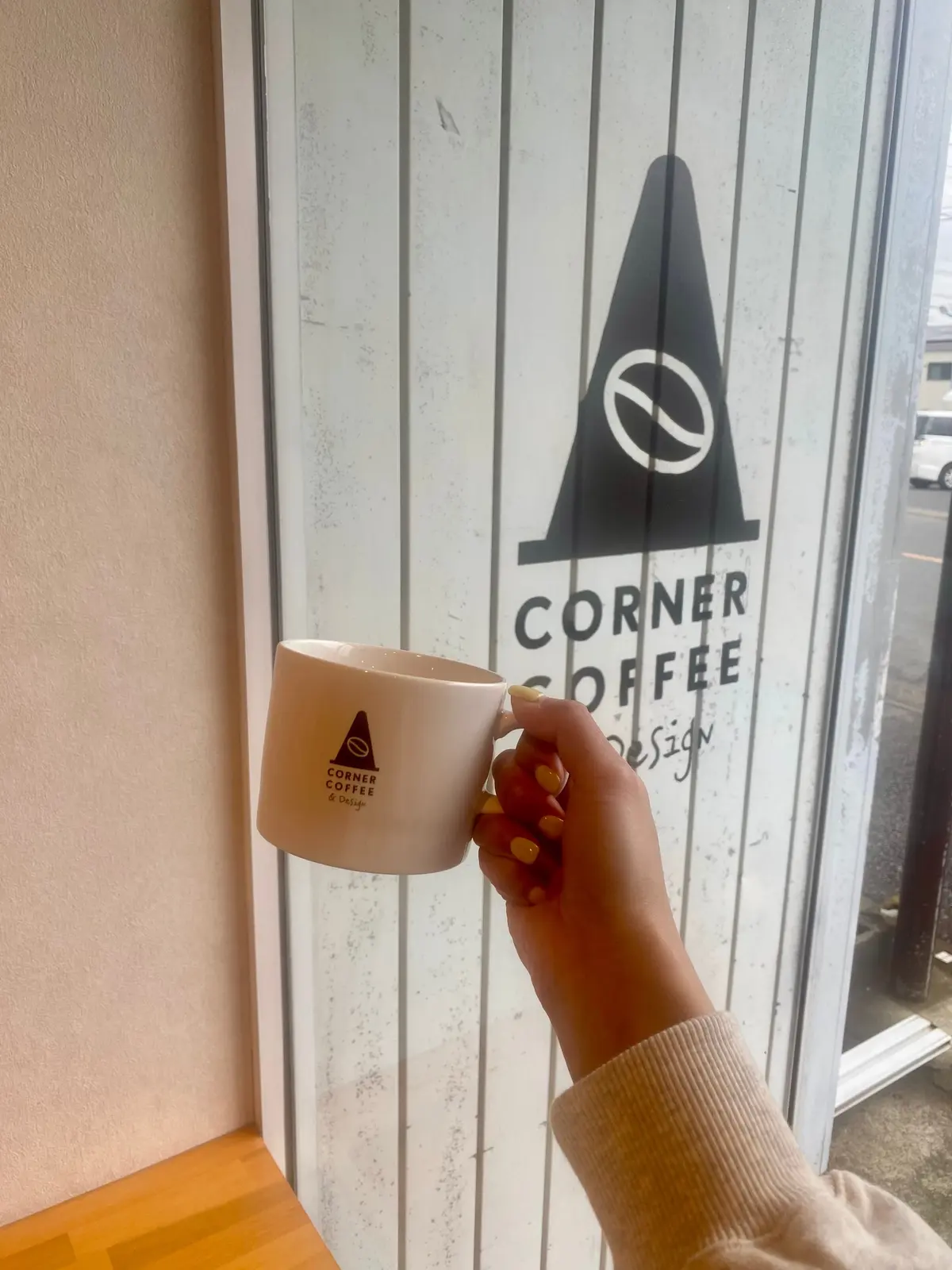 平塚のCORNER COFFEE & Designのロゴ