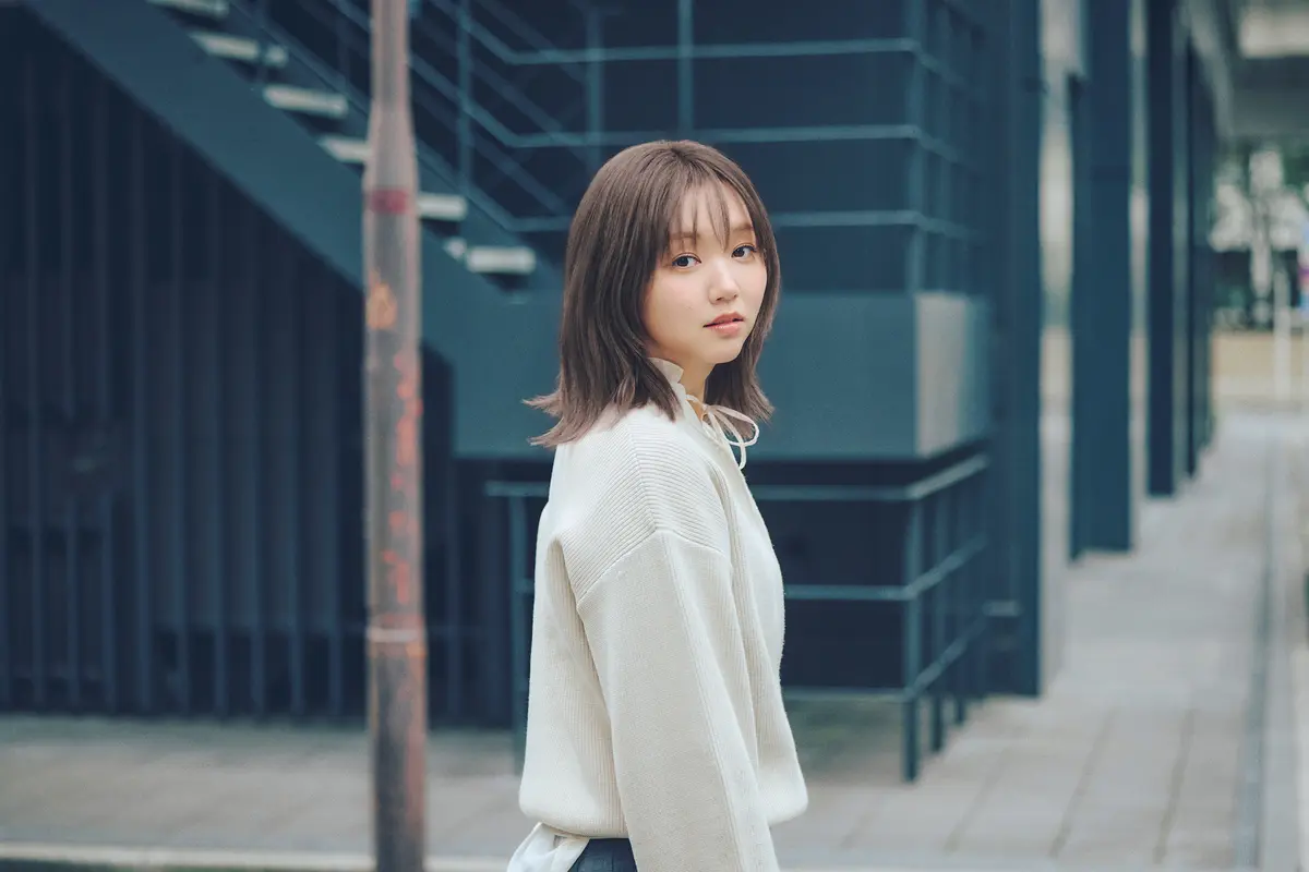江野沢愛美　ニットコーデ　より