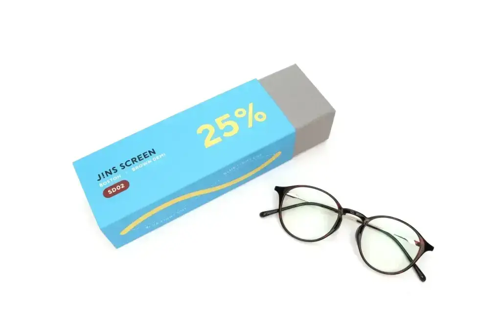JINSのSCREENCUTメガネの製品画像　箱とセット
