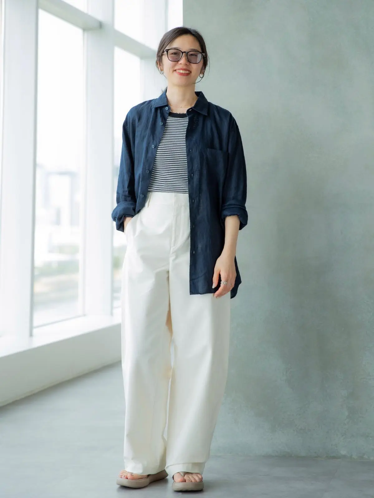 ユニクロ　機内コーデ　デニムシャツとパンツ