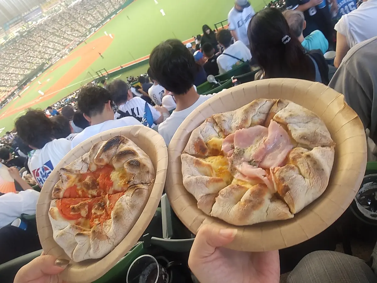 ベルーナドームのL’s CRAFTで提供される窯焼きクラフトピザ