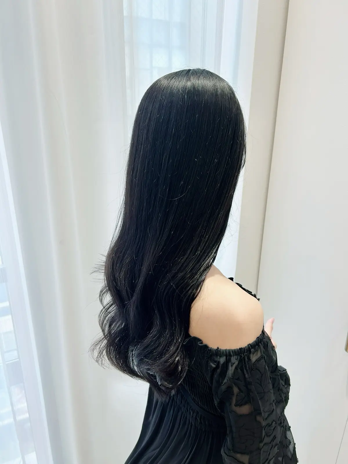 《黒髪ロング》春こそ楽しむ“透け感ダークの画像_1