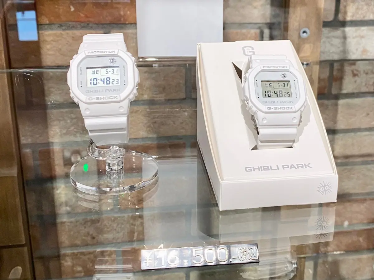 『ジブリパーク』「ジブリの大倉庫」冒険飛行団で買えるおすすめお土産：ジブリパークコラボGショック腕時計