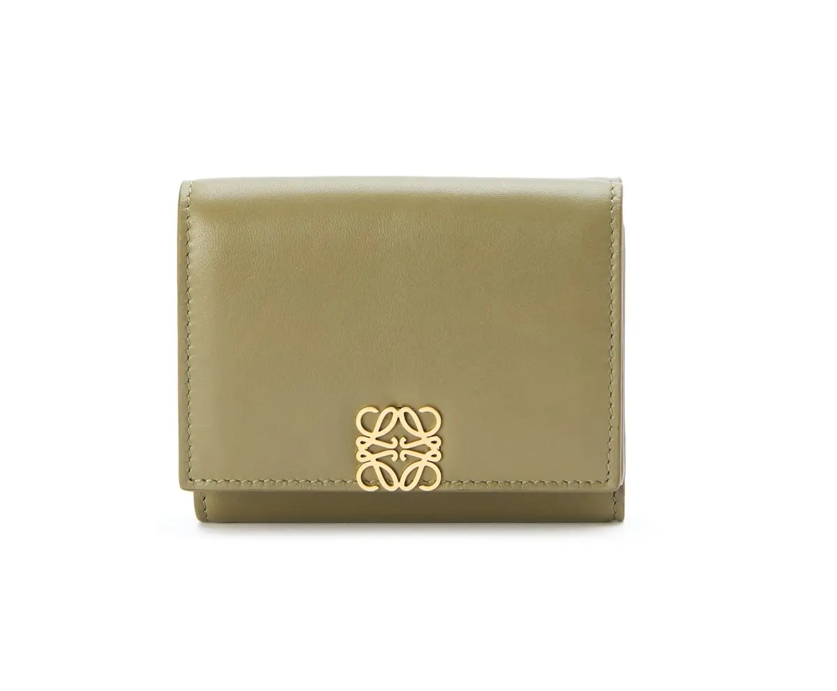 LOEWE(ロエベ)』のおすすめ折り財布3選。手放せなくなる洗練 LOEWE(ロエベ)』のおすすめ折り財布3選。手放せなくなる洗練
