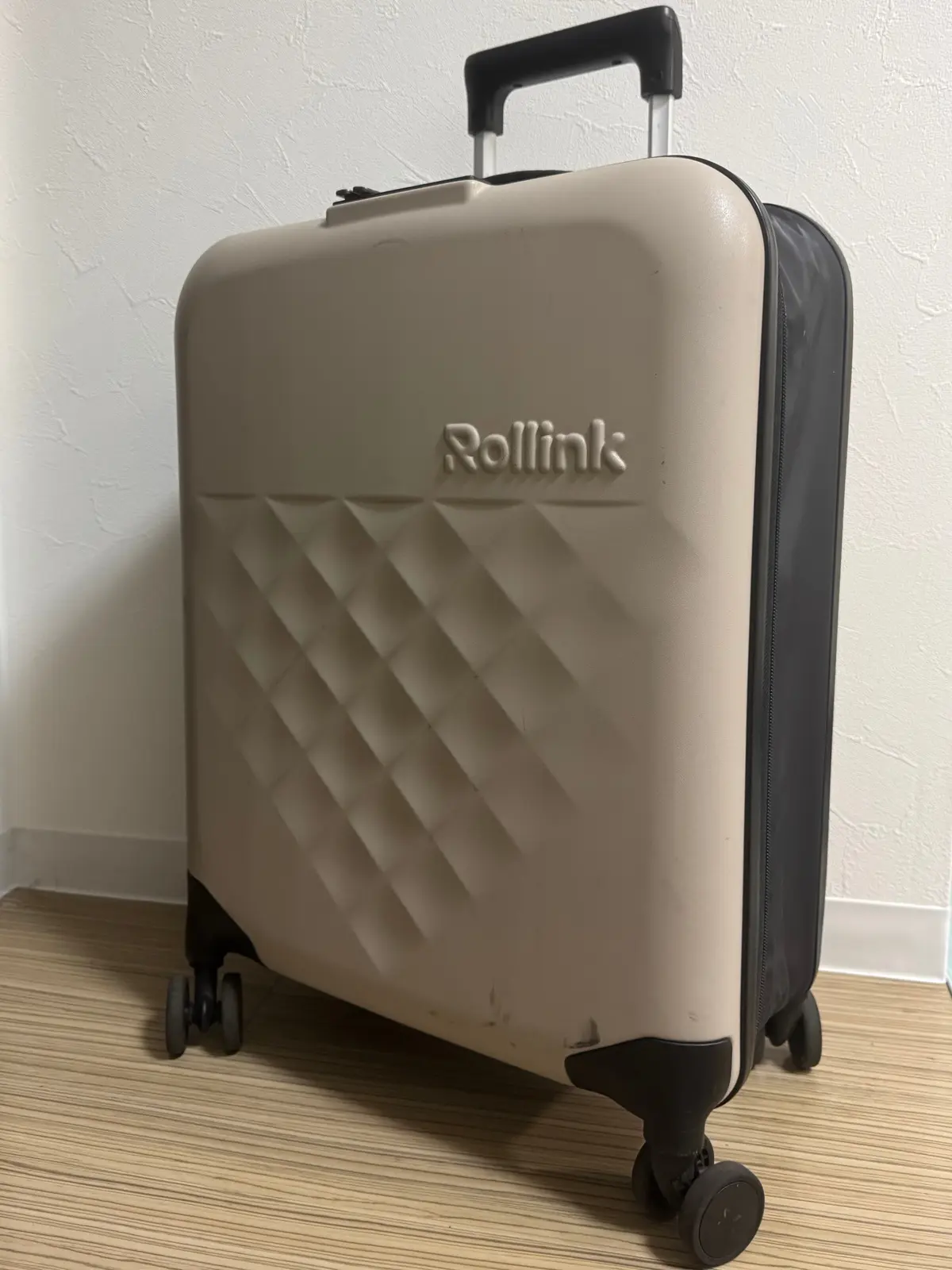 薄型スーツケースの画像