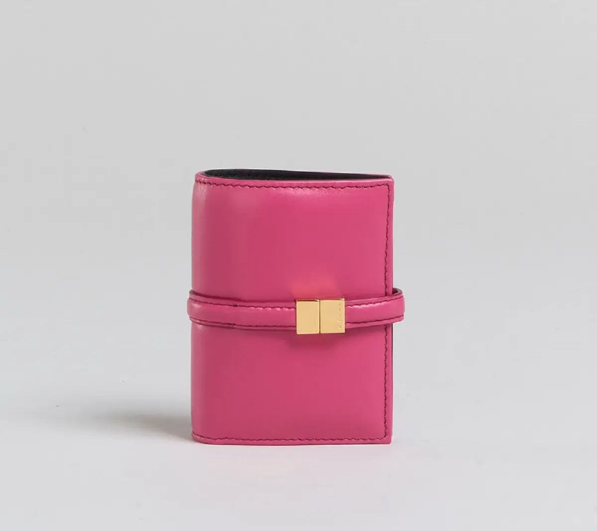 マルニ　ピンク　折り財布