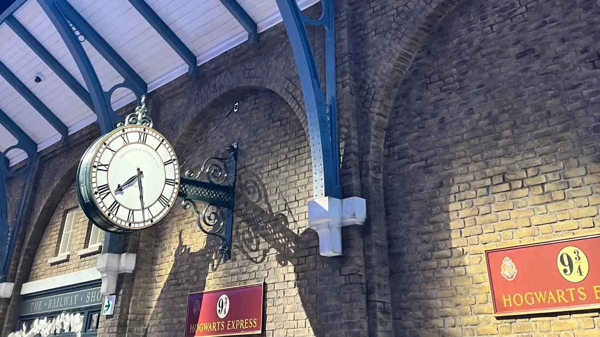 ツアー中：9と3/4番線時計