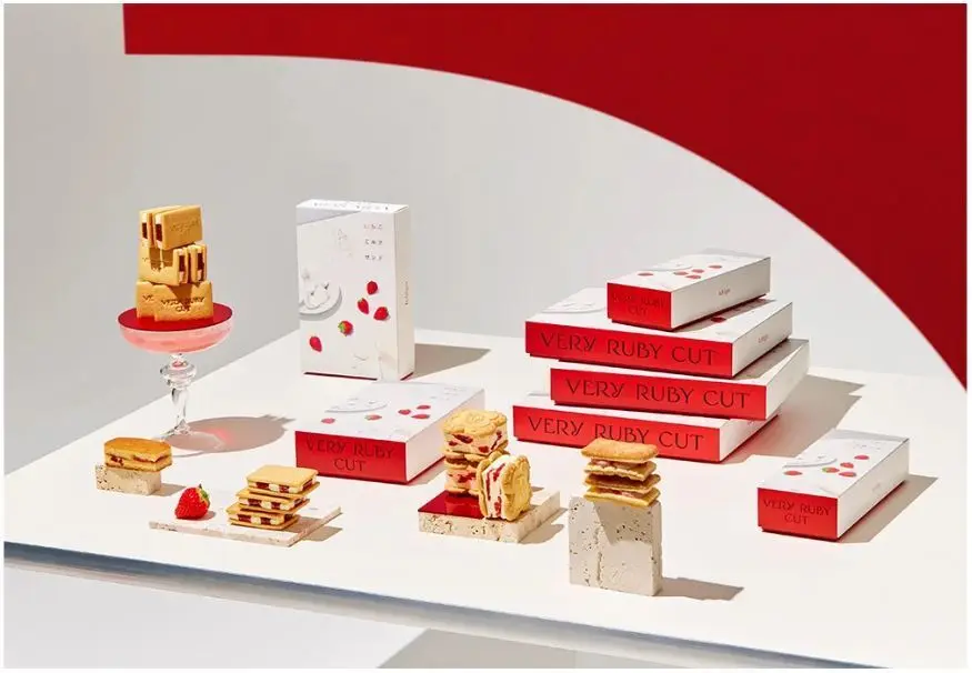 「いちごミルクサンド」／『ベリールビーカット』（エキュート品川内）パッケージ